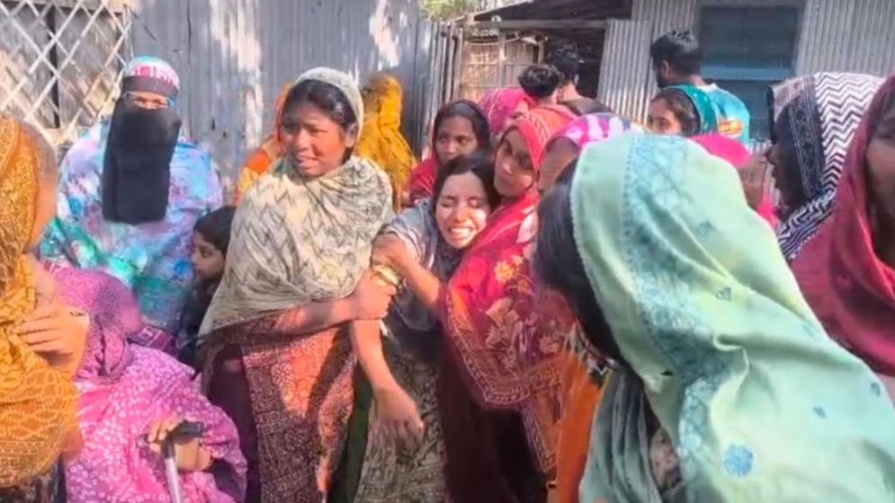 দাদিকে হত্যা করে নাতনিকে ধর্ষণ, ২ জনের লাশ উদ্ধার