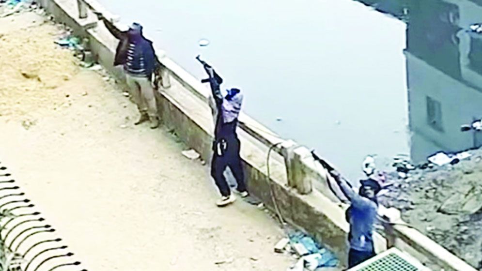 শিল্পপতির বাসায় ফের মুহুর্মুহু গুলি
