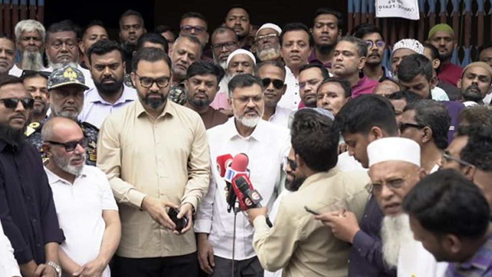 ‘জলাবদ্ধতা-ডেঙ্গু নিয়ন্ত্রণে ঢাকার খালগুলো দ্রুত খনন ও পরিষ্কার করা হবে’