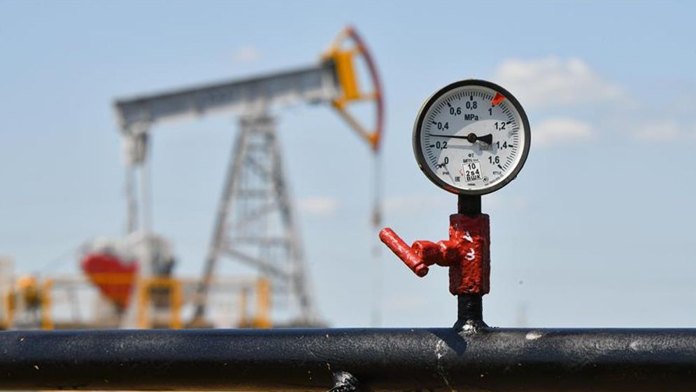 মধ্যপ্রাচ্যে সংঘাত তীব্র হওয়ায় তেল ও গ্যাসের দামে বড় উল্লম্ফন