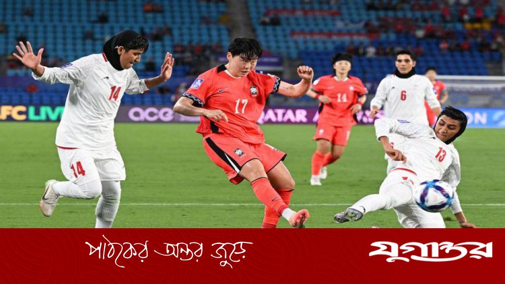 যুদ্ধবিধ্বস্ত ইরানের নারী ফুটবলারদের হৃদয় জয়: এশিয়ান কাপে পরাজয়েও করতালি