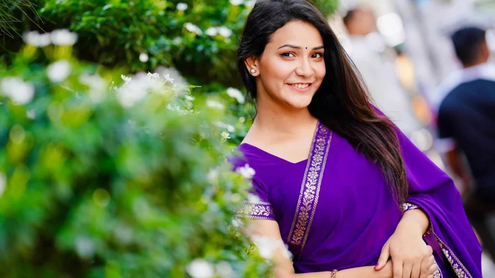 দেশে ফিরেছেন আত্মহত্যার প্ররোচনা মামলায় অভিযুক্ত অভিনেত্রী তিথি