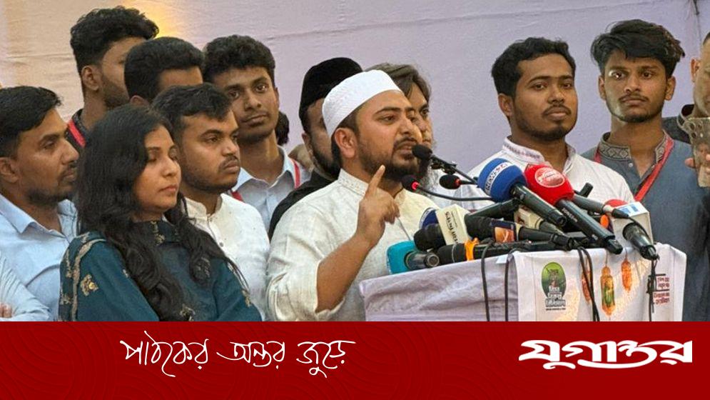 ‘হাইকোর্ট না রাজপথ’ স্লোগান দিতে বাধ্য করবেন না: নাহিদ ইসলামের সতর্কবার্তা