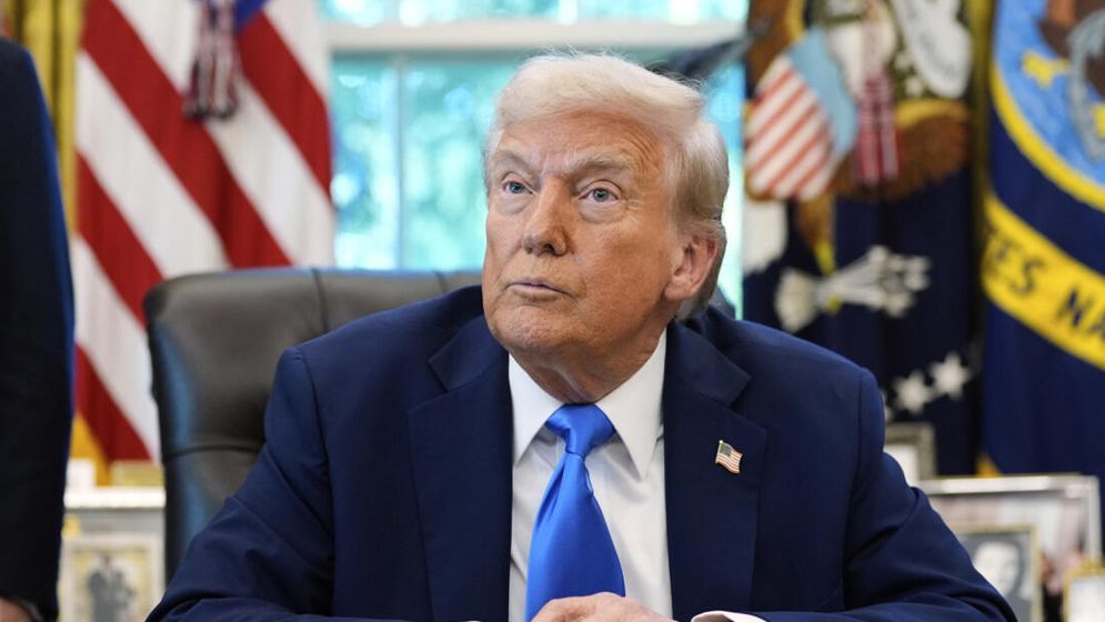 নিজ দেশে প্রশ্নের মুখে ডোনাল্ড ট্রাম্প