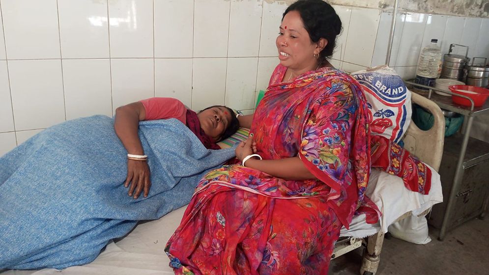 জামাইয়ের মারধরে শাশুড়ি হাসপাতালে