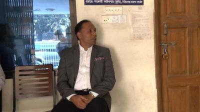 ভূমি অফিসে এসে প্রতিমন্ত্রী দেখলেন তালাবদ্ধ