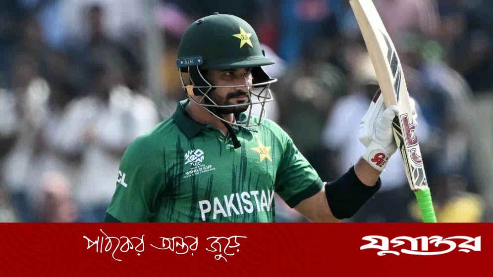 পাকিস্তানি তারকা ফারহানের রেকর্ড পারফরম্যান্সে ভারতীয় ওপেনার শর্মার দুশ্চিন্তা
