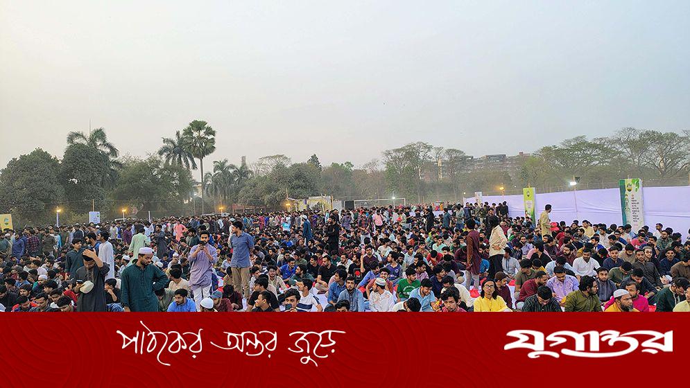 জাবিতে শিবিরের ইফতারে অব্যবস্থাপনা: খাবার না পেয়ে শতশত শিক্ষার্থী ফিরে গেছেন