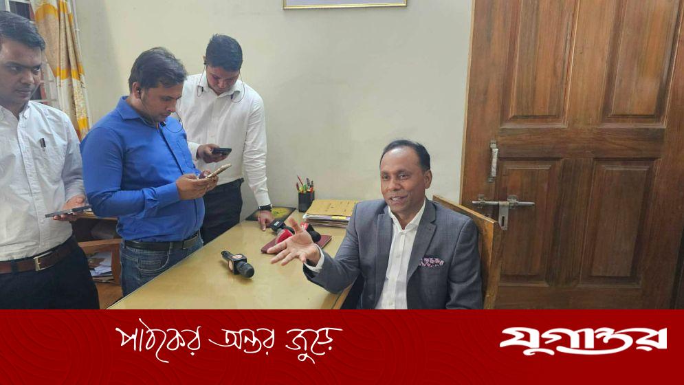 ভূমি প্রতিমন্ত্রীর আকস্মিক পরিদর্শনে তালাবদ্ধ অফিস, কর্মকর্তা-কর্মচারী অনুপস্থিত
