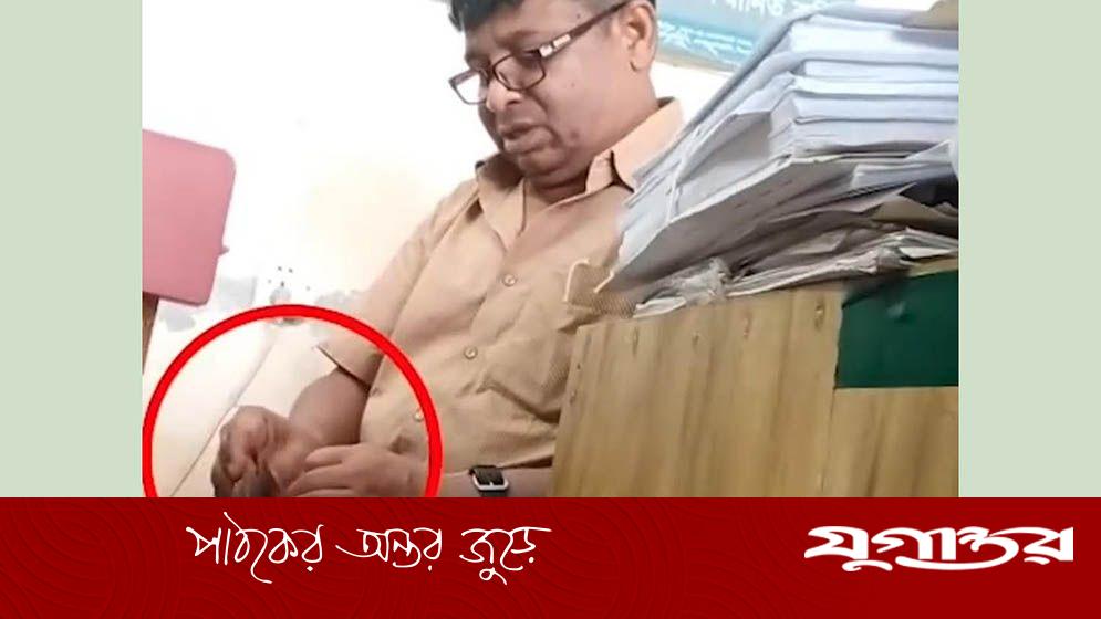 লক্ষ্মীপুরে প্রকৌশলীর ঘুস গ্রহণের ভিডিও ভাইরাল, ফাইল আটকে লাখ টাকা নেন