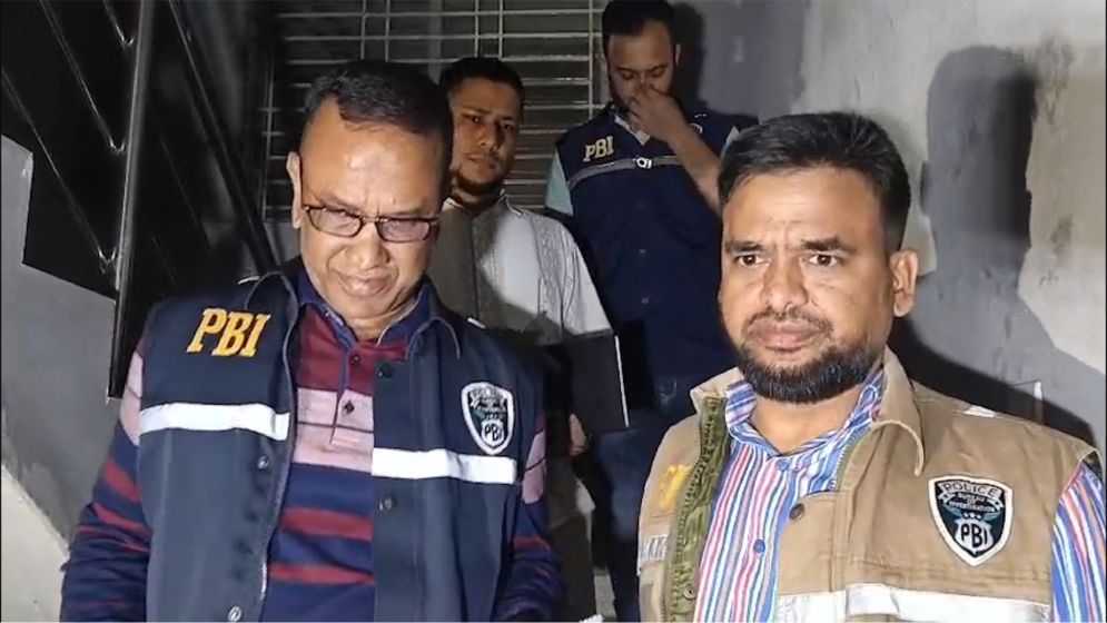 নিরাপদ ছাদের নিচে ঘাতক ভাড়াটিয়া