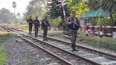 যুদ্ধে তেল সংকটের শঙ্কা, পাচার ঠেকাতে সতর্ক অবস্থানে বিজিবি