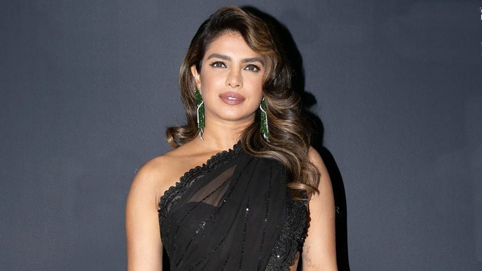 অস্কারের মঞ্চে পুরস্কার তুলে দেবেন প্রিয়াংকা