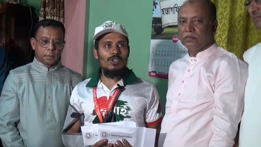 গণঅভ্যুত্থানে আহত হোসেনের চিকিৎসায় সহায়তা দিলেন তারেক রহমান