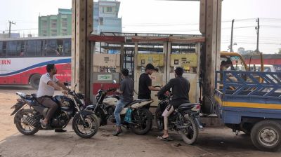 ভৈরবে ফিলিং স্টেশনে তেল সংকট, চাহিদা অনুযায়ী পাচ্ছেন না চালকরা