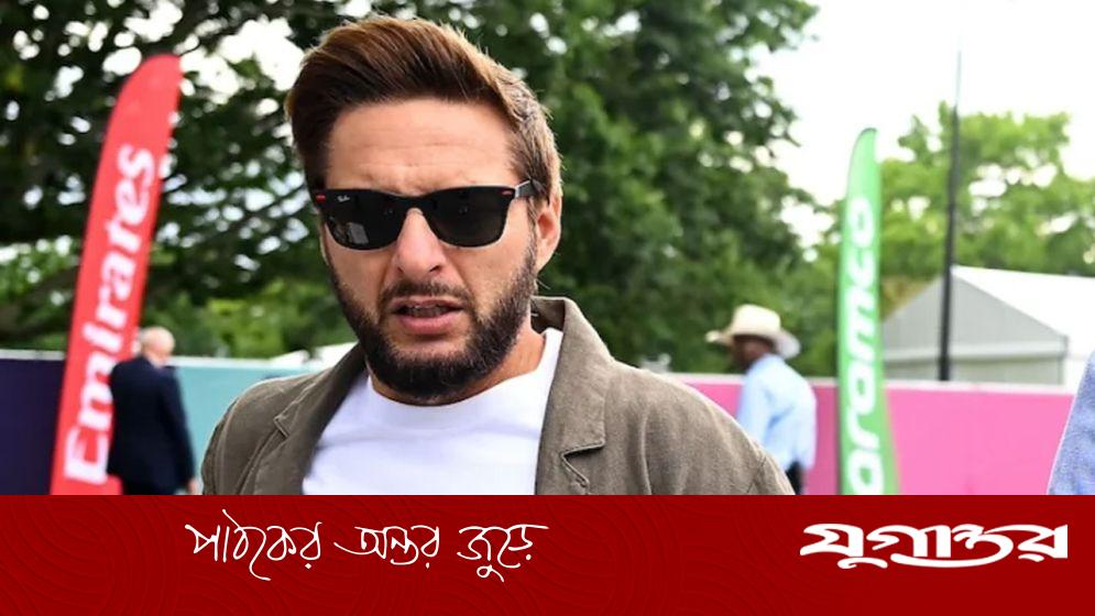 আফ্রিদির মজার মন্তব্য: ইরফানের বয়স শুনে হাসির রোল, ক্রিকেটারদের বয়স লুকানোর প্রসঙ্গ