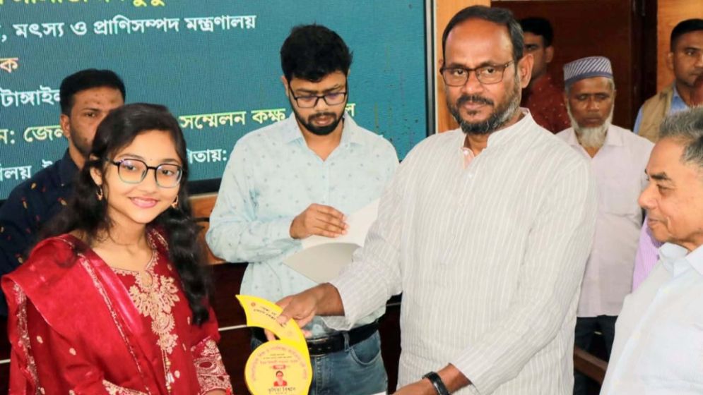 প্রাথমিক শিক্ষাকে সর্বোচ্চ গুরুত্ব দেবে সরকার: টুকু