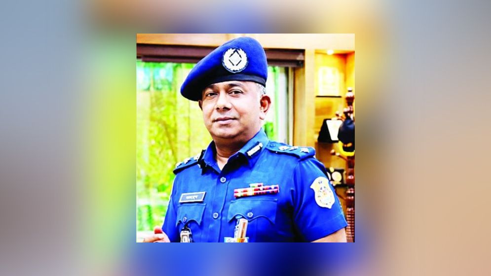 এসপি আপেলের ডেরায় ১৫ তরুণীর নিয়মিত যাতায়াত