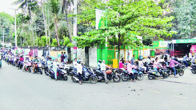 জ্বালানি সংকটে ঈদযাত্রা ব্যাহত হওয়ার শঙ্কা