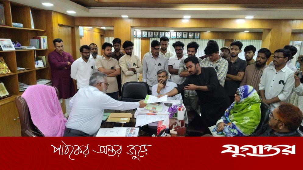 ইবি শিক্ষিকা হত্যাকাণ্ডে শিক্ষার্থীদের পাঁচ দফা দাবি, উপাচার্যের আশ্বাস