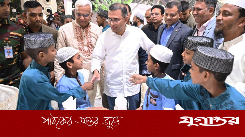 প্রধানমন্ত্রী তারেক রহমানের ইফতারে আলেম-ওলামা ও এতিমদের সম্মাননা
