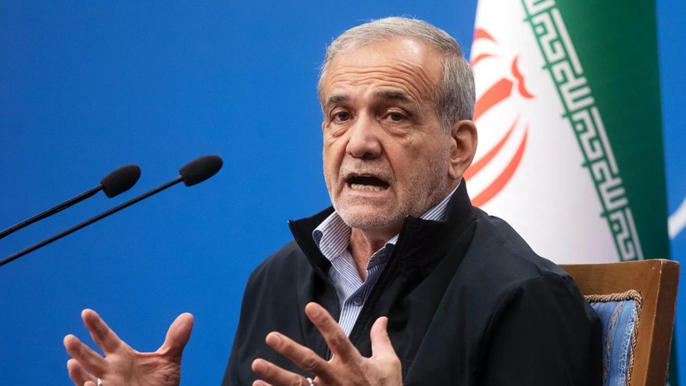 শত্রুকে এক ইঞ্চি জমিও দখল করতে দেব না: ইরানের প্রেসিডেন্ট