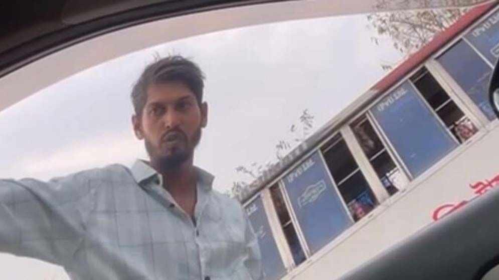 এক্সপ্রেসওয়েতে চাঁদাবাজির ভিডিও ভাইরাল, যুবক আটক