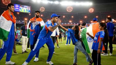 বিশ্বকাপে পুরস্কৃত হলেন যারা