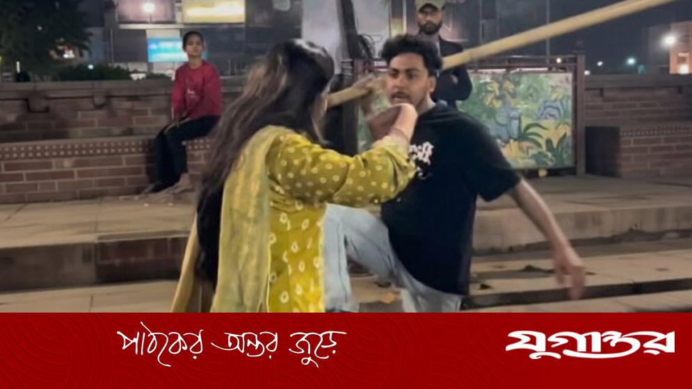 ঢাবির টিএসসিতে দুই তরুণী লাঞ্ছিত: তিন শিক্ষার্থীকে ছয় মাসের জন্য বহিষ্কার