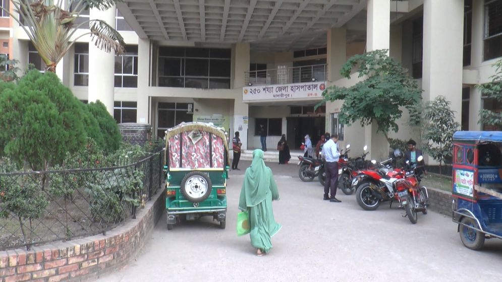 ট্রাক-মোটরসাইকেল মুখোমুখি সংঘর্ষে নিহত ২