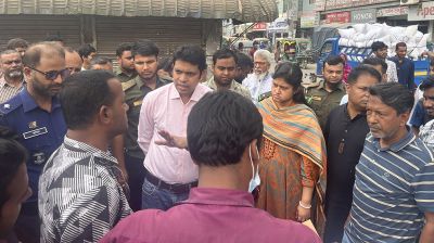 ছাগলের অবৈধ হাট উচ্ছেদে গিয়ে বিপাকে ইউএনও