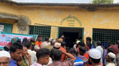 ভিজিএফ চাল বিতরণে জনপ্রতি ১০০ টাকা নেওয়ার অভিযোগ