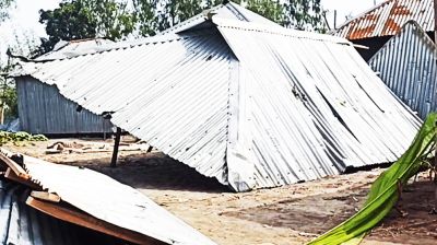 সেহরিতে ১০ মিনিটের ঝড়ে লন্ডভন্ড তিস্তার চর