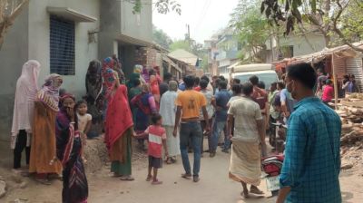 বদ্ধঘরে অর্ধগলিত লাশ