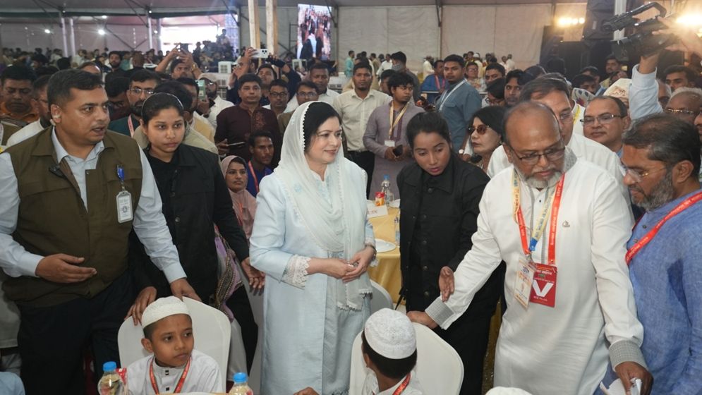 ড্যাবের উদ্যোগে দুস্থ শিশুদের মাঝে ঈদ উপহার বিতরণ