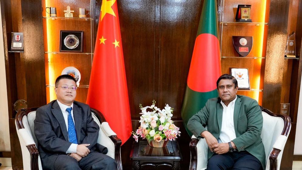 প্রধানমন্ত্রীর প্রতিরক্ষা উপদেষ্টার সঙ্গে চীনা রাষ্ট্রদূতের সৌজন্য সাক্ষাৎ