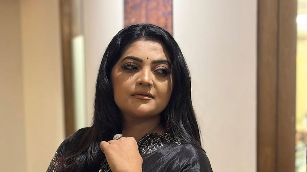 এখন তোমার সব হয়েছে পর হয়েছি আমি: আবেগঘন বার্তা সালমার