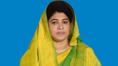 নিজের ব্যর্থতা ঢাকতে নেতাদের দোষারোপ, যা বললেন মুন্নী