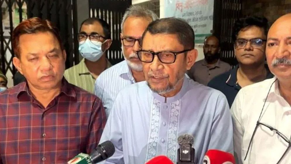 মধ্যরাতে হাসপাতালে স্বাস্থ্যমন্ত্রী, ২৪ ঘণ্টার মধ্যে আইসিইউ চালুর আশ্বাস