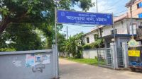 ঘরে ঝুলছিল মা-মেয়ের লাশ