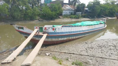 বাউফলে ৬শ বস্তা নিষিদ্ধ ‘পপি বীজ’ জব্দ