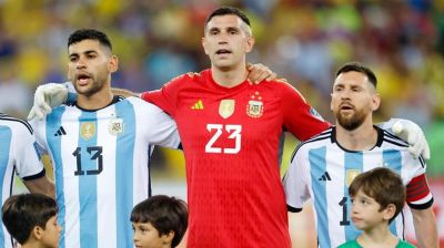 অধিনায়ক মেসিকে নিয়ে আর্জেন্টিনার দল ঘোষণা