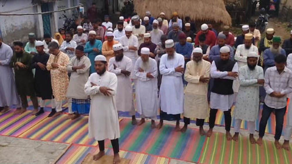 ঝিনাইদহের কয়েকটি গ্রামে ঈদুল ফিতরের নামাজ আদায়