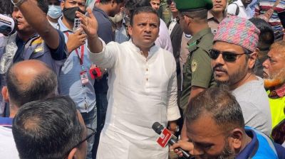 যাত্রীদের অভিযোগে তাৎক্ষণিক লঞ্চ ছাড়ার ব্যবস্থা করলেন প্রতিমন্ত্রী