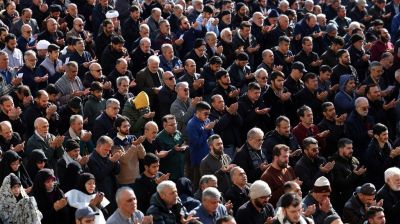 যুদ্ধের মধ্যেও ইরানে খোলা মাঠে ঈদের নামাজ, হাজারো মুসল্লির সমাগম