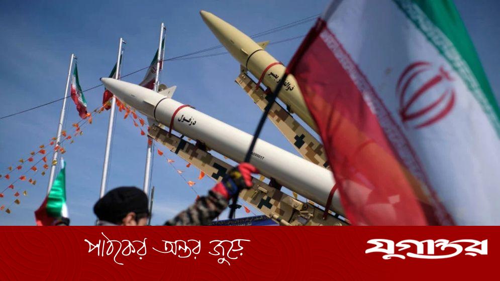 ঈদের জামাতে ইরানের বিজয় কামনায় হাজারো মুসল্লির মোনাজাত