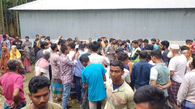 ছেলের শাবলের আঘাতে মারা গেলেন বাবা