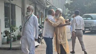 ঈদের ছুটি শেষে কর্মমুখর ঢাকা