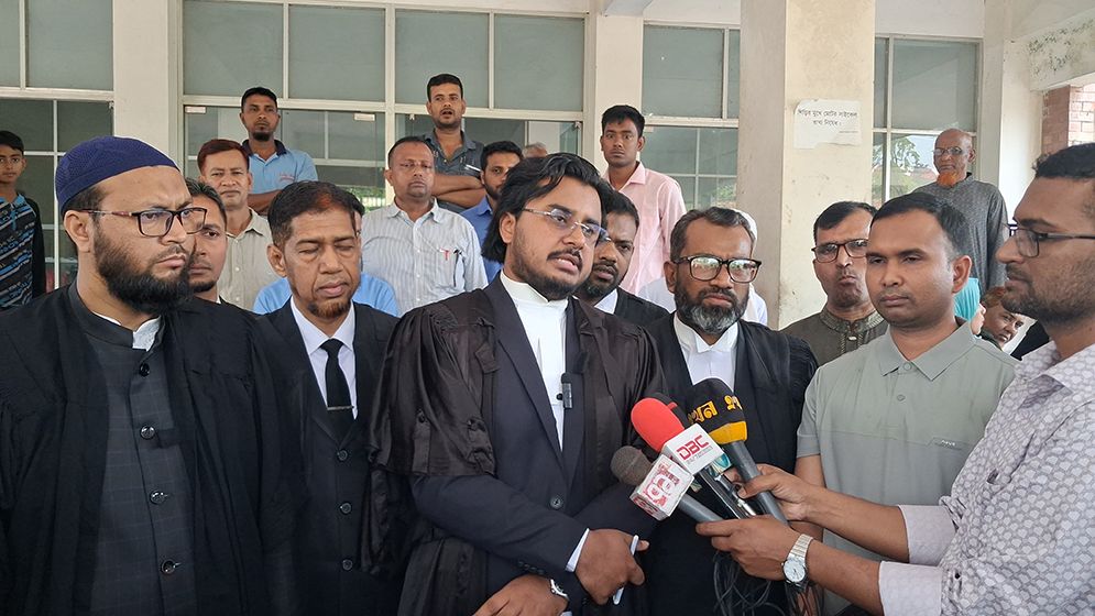 পুলিশ এমন গায়েবি মামলা কিভাবে নেয়, প্রশ্ন সুপ্রিম কোর্ট আইনজীবীর