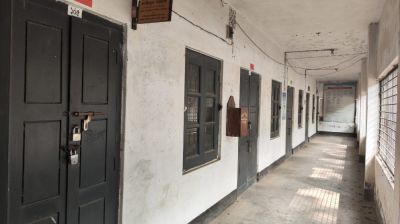 চিলমারীতে প্রথম কার্য দিবসে তালাবদ্ধ কয়েকটি সরকারি অফিস